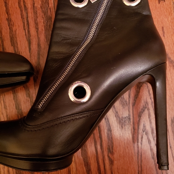 Designer Alexander McQueen ankle boots - Picture 3 of 5